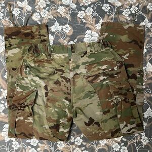 Genuine US Military camo pants - SZ 31 LONG - cargo, button fly, double knee!